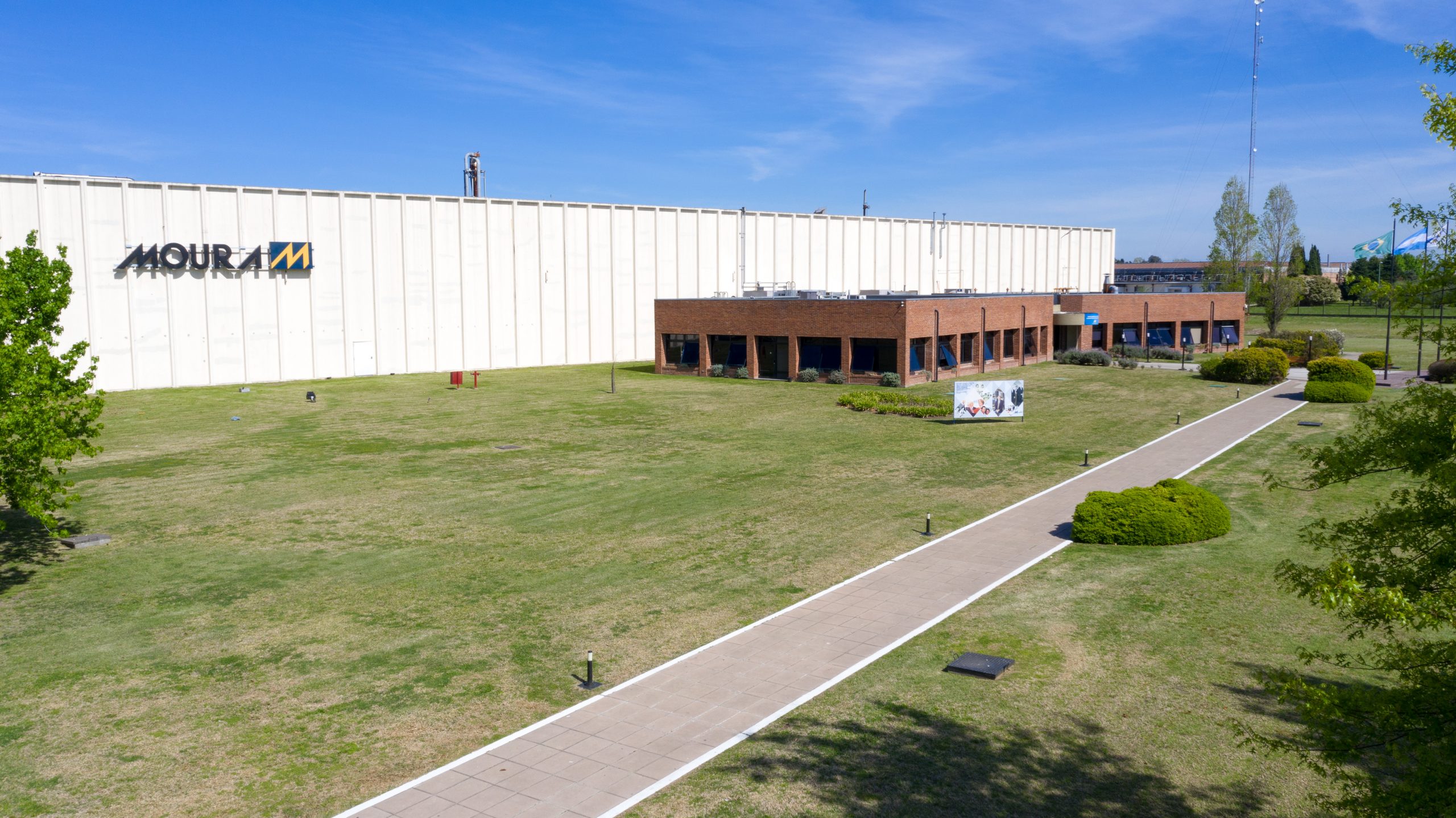 Moura reduce producción en Pilar y pone en riesgo empleos industriales