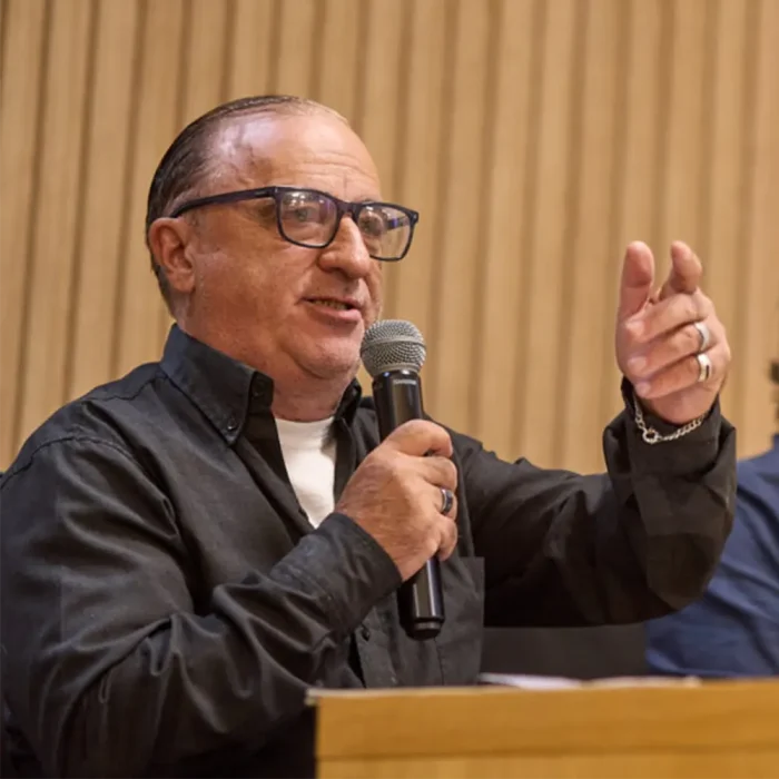 Oscar “Tony” Tomanelli durante el testimonio que dio en el segundo tramo de la sesión.