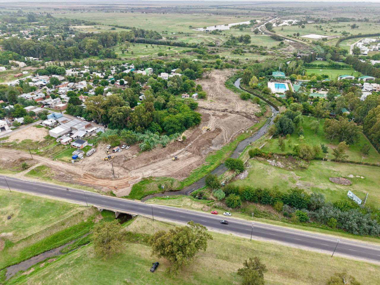 Avanza el distribuidor vial en City Bell para mejorar el tránsito en La Plata