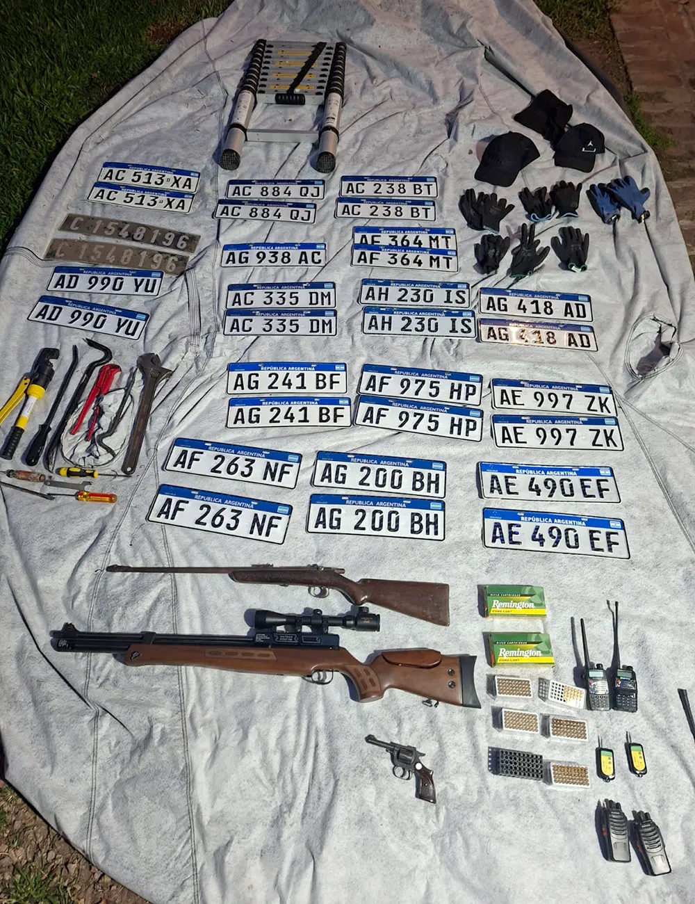 Secuestro de varios elementos.