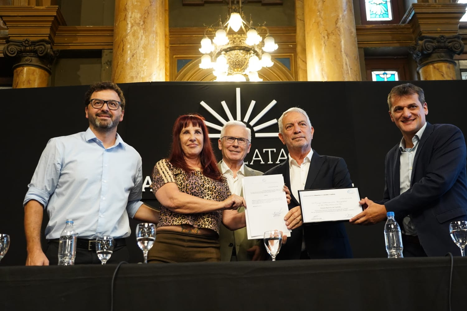 Julio Alak y Baltasar Garzón lideran acto por la memoria en La Plata