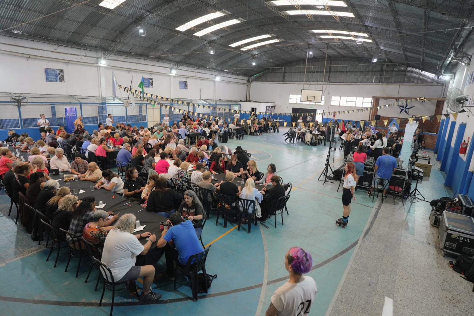 Bingo Recreativo: inclusión y alegría para adultos mayores en Los Hornos