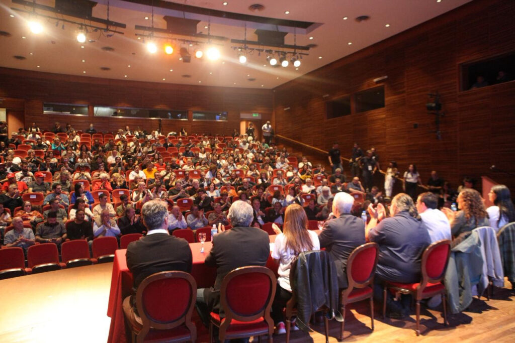 Congreso sindical en Teatro Argentino