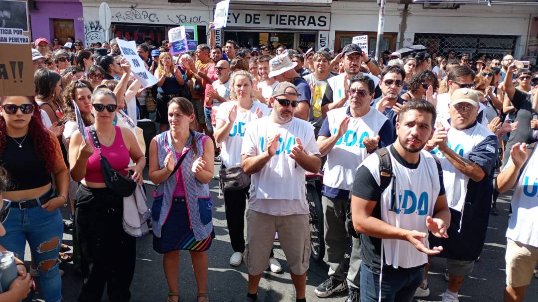 Docentes en movilización por asesinato