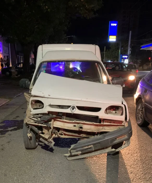 Vehículo siniestrado tras choque en Escobar