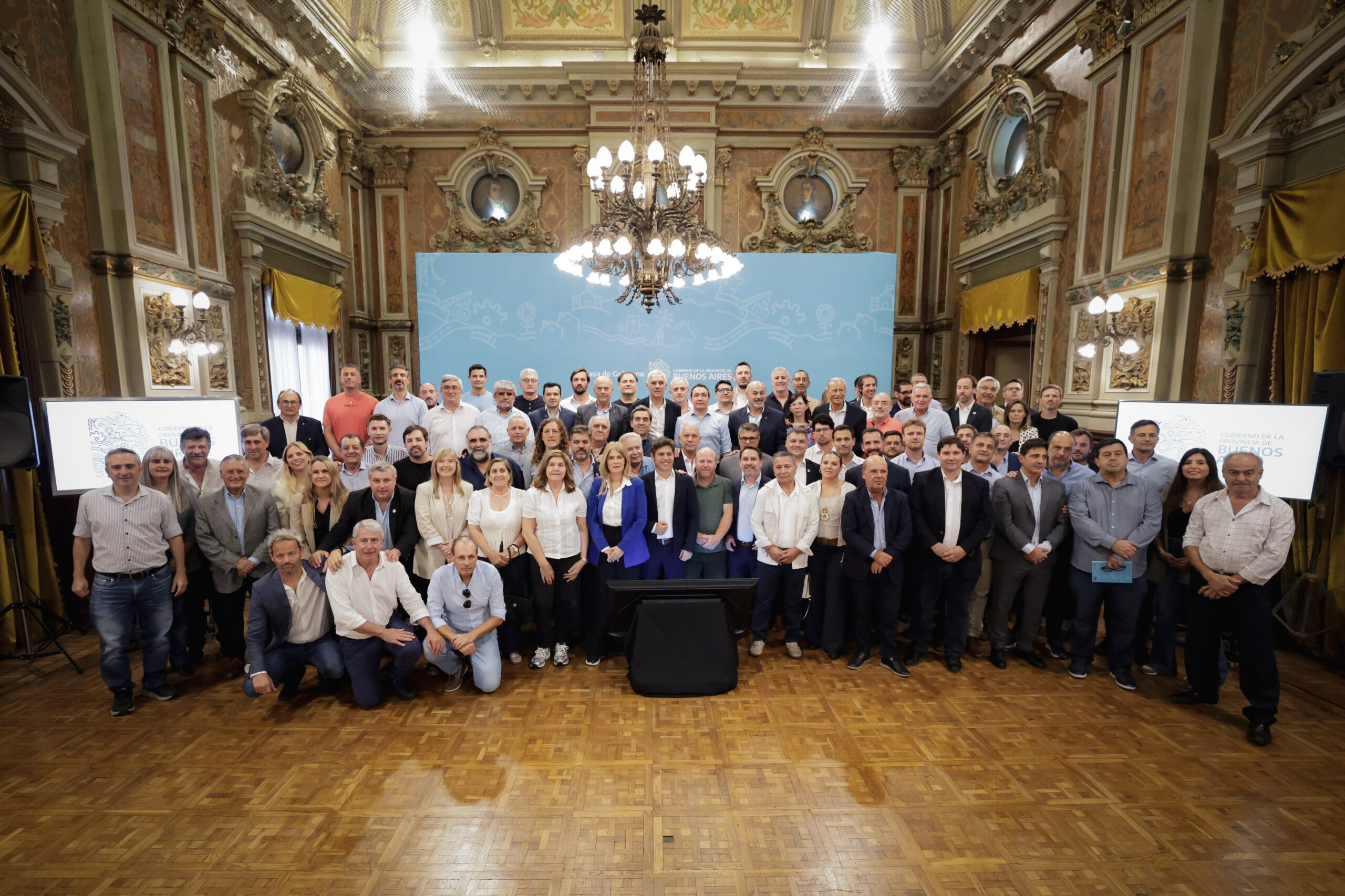 Kicillof y más de 70 intendentes exigen a Nación el pago de fondos adeudados a la Provincia