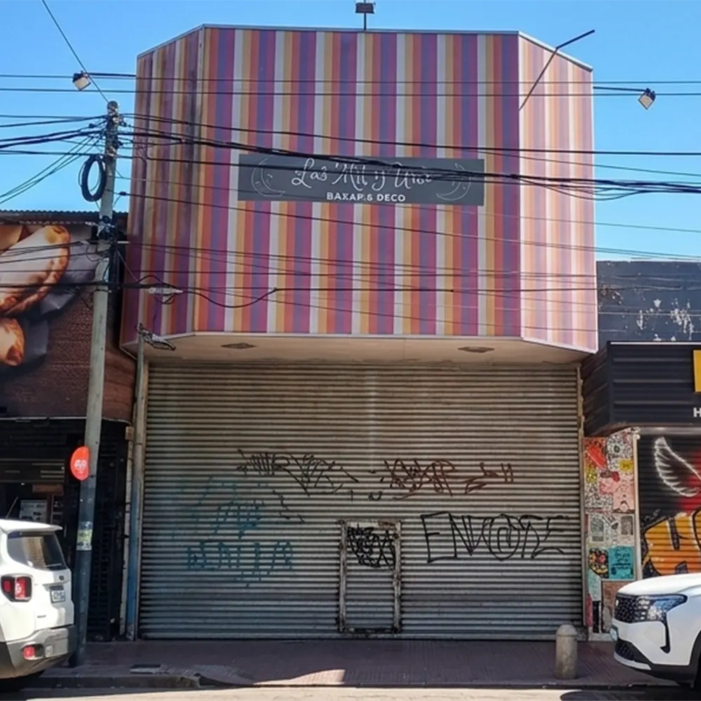 Fachada del comercio Las Mil y Una