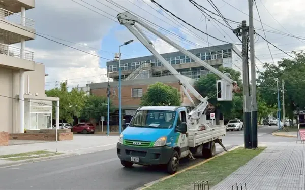 Escobar avanza contra el cableado peligroso con sanciones a empresas