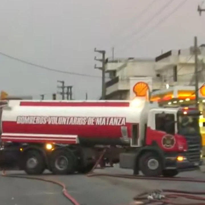 Incendio en depósito de plásticos en Laferrere