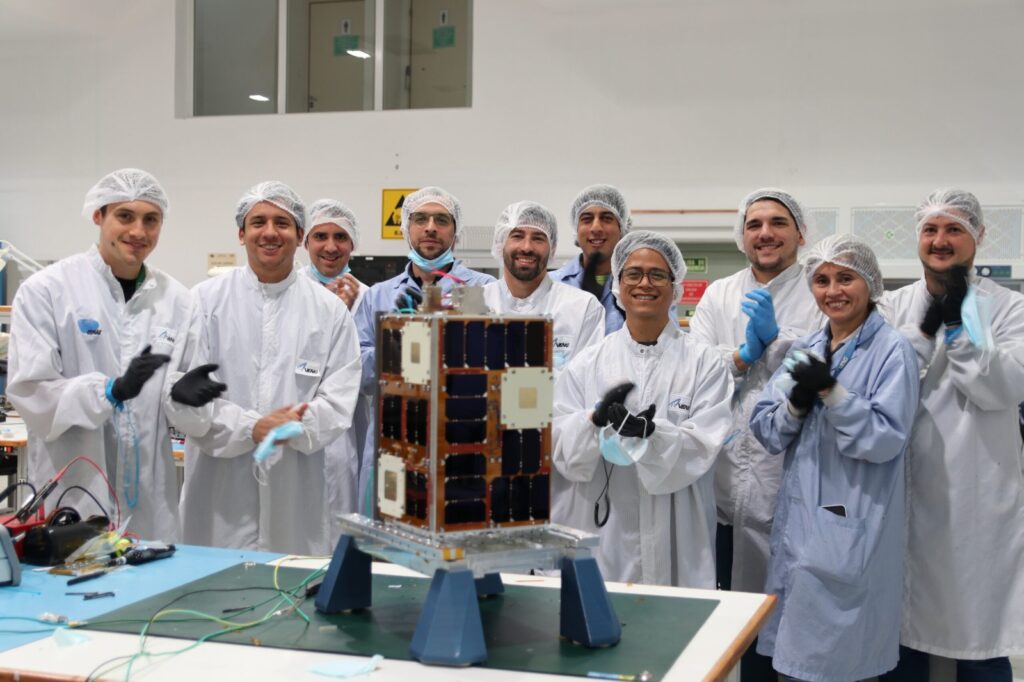 ATENEA, el nanosatélite argentino que acompaña la misión Artemis II a la Luna