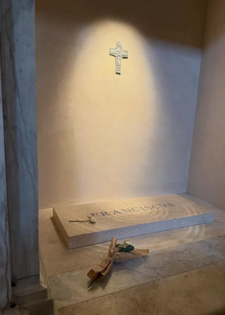 Obispo Eduardo García en Roma