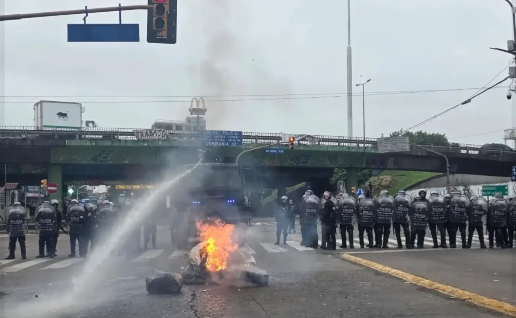 Protesta contra la eliminación del programa Volver al Trabajo en La Matanza