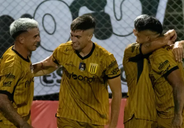Racing de Córdoba le arrebató el invicto a Almirante Brown con una remontada en casa