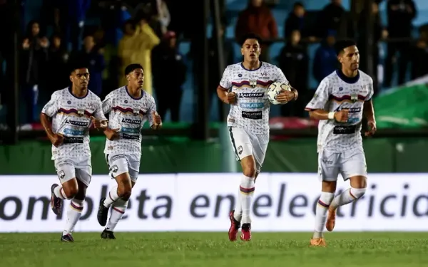 Vélez superó a Deportivo Armenio y avanzó en la Copa Argentina
