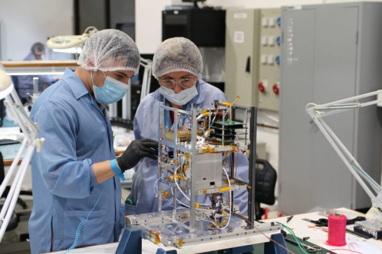 Lanzamiento del nanosatélite ATENEA