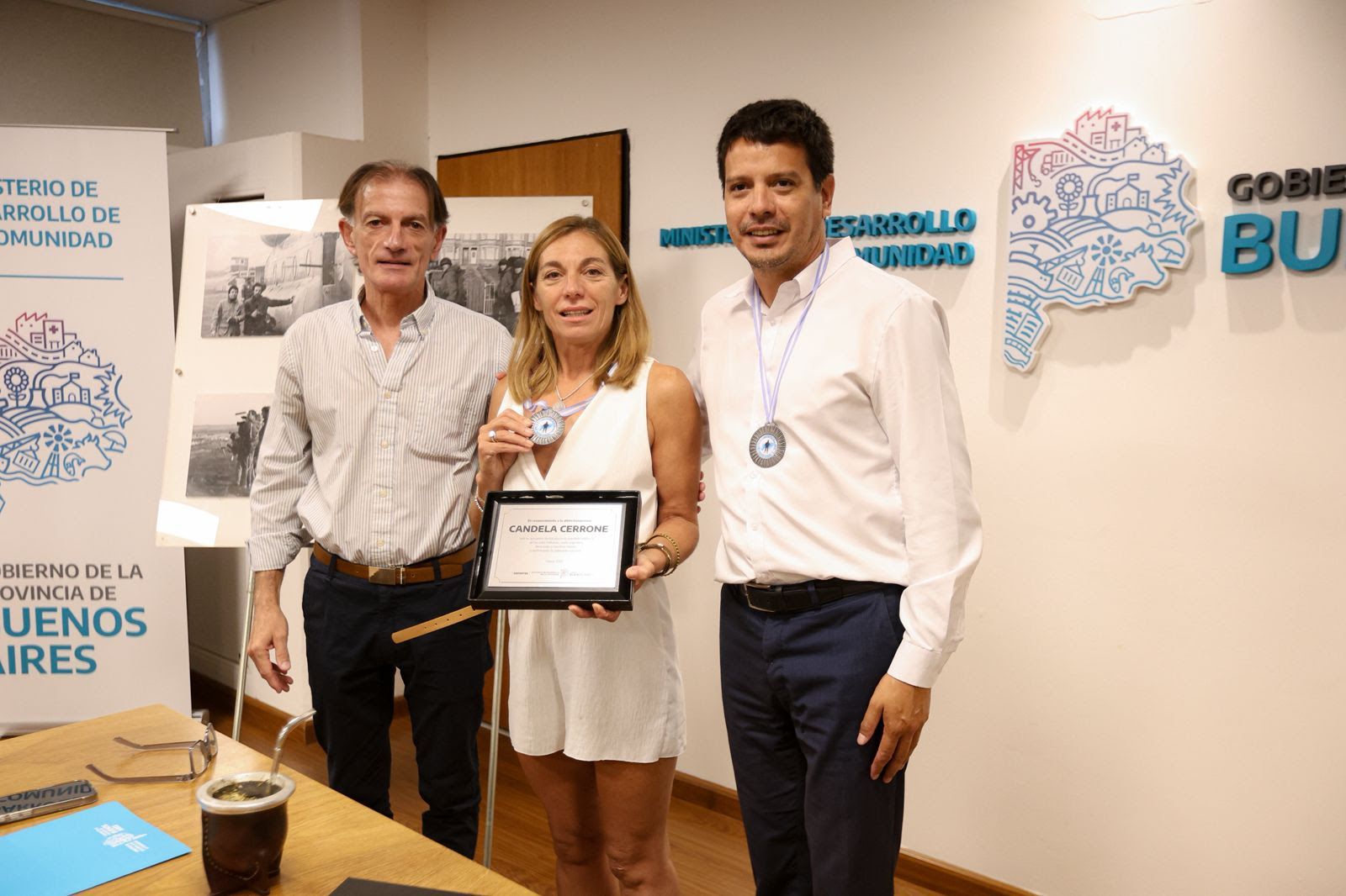 Candela Cerrone en la ceremonia de reconocimiento