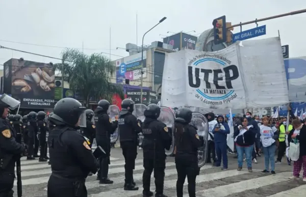 Gran protesta en La Matanza rechaza la suspensión del programa Volver al Trabajo